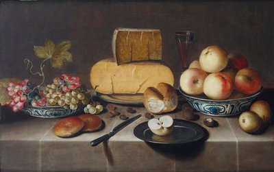 Ost på silverfat, röda och vita vindruvor och äpplen i porslinsbunkar, frallor, en kniv och ett skivat äpple på en tallrik, allt på ett draperat bord, 1626 av Roloef Koets