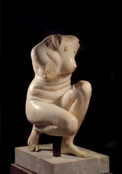 Afrodite sitter på huk. Marmorskulptur från 200-talet e.Kr. Sol. 0,71 m Paris, Louvren. av Roman