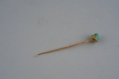 Hårnål (guld och smaragd) av Roman