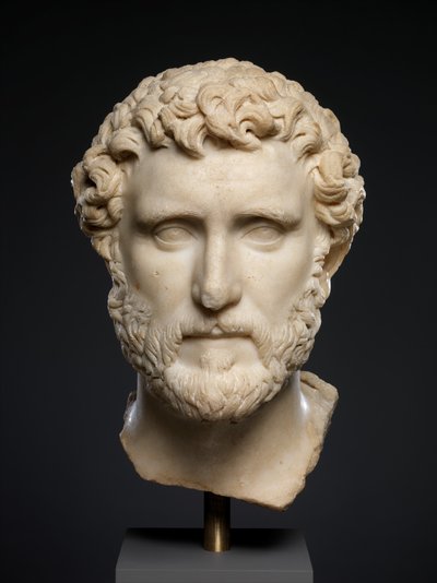 Marmorporträtt av kejsaren Antoninus Pius, ca 138–161 e.Kr. (marmor) av Roman
