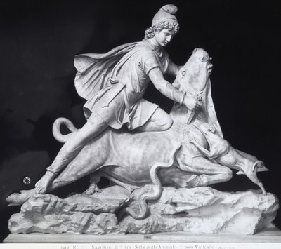 Mithras som dödar tjuren, representationen av den Mithraiska kulten (marmor) av Roman