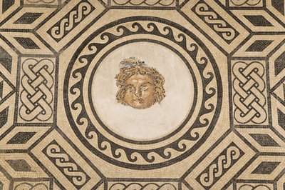 Mosaik av Medusa, i Mosaikhallen i de kristna kungarnas Alcazar (mosaik) av Roman