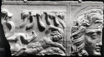 Relief föreställande Jona och valen, från katakomben i St. Priscilla, Rom av Roman