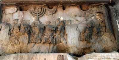 Romersk konst: "" Triumfstång av alliansens ark med Menoran eller Menora (ljusstake med 7 grenar)"" Relief från 1:a århundradet. Titusbågen, Foro Romano (romerskt forum), Rom av Roman
