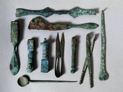 Romersk konst: set med kirurgiska instrument från kirurgens hus i Pompei. 1:a århundradet f.Kr. Neapel, Museo Archeologico Nazionale av Roman
