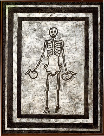 Romersk konst: skelettbärande askos. Mosaik som kommer från Vesuve-regionen. 4:e stilen. 1:a århundradet f.Kr. Dämpa. 91x70 cm Museo Archeologico Nazionale, Neapel av Roman