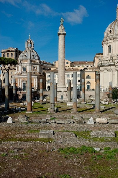 Utsikt över forumet och Trajanus kolumn av Roman