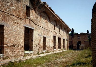 Utsikt över vägen till balkongerna (fotografi) av Roman