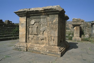 Historiskt arkitektoniskt fragment, Högkejsarperioden (27 f.Kr.-395 e.Kr.) av Roman Imperial Period