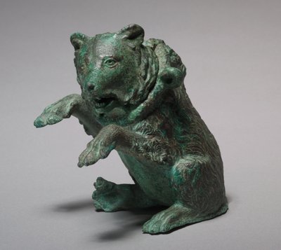 Oljeampula i form av en dansande björn, 200-tal av Roman Imperial Period
