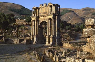 Triumfbåge byggd för att hedra kejsar Caracalla, höga kejsarperioden (27 f.Kr.-395 e.Kr.) av Roman Imperial Period