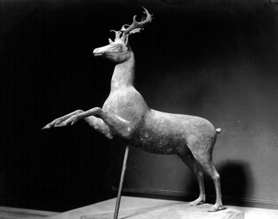 Statyett av ett rådjur (brons) av Roman Roman