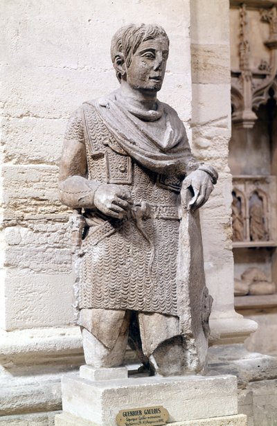 Gallisk krigare under romarriket (klädd i romersk stil), Lapidaire-museet, Avignon. av Roman Roman