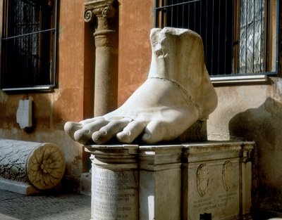 Vänster fot, från Konstantins koloss (marmor) av Roman Roman