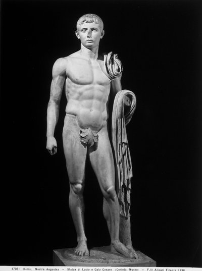 Naken man (Lucius eller Caius Caesar) (marmor) av Roman Roman