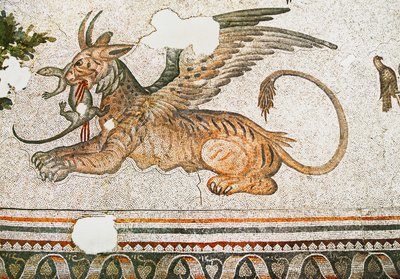 Mosaik som visar en Tigress-Griffon som äter en ödla, Arasta Bazaar, Sultan Ahmet-moskén, Istanbul. av Roman Roman