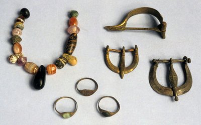 Ringar, spännen och fibulae, Masada (blandade media) av Roman Roman