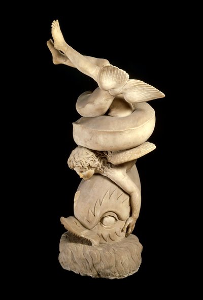 Romersk konst: "" Eros på en delfin "" Skulptur efter ett grekiskt original. Neapel, Arkeologiska museet av Roman Roman