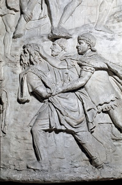 Romersk konst: "" en tjusig soldat fånge av romerska soldater""" Form från 1862 som reproducerar basrelieferna av Trajanus kolumn (kolonn Trajanus) (Colonna Traiana) i Rom byggd under kejsar Trajanus (53-117) regeringstid. . Trajane-kolumnen firar minnet a av Roman Roman