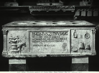 Sarkofag av Nonius Zethus (marmor) av Roman Roman