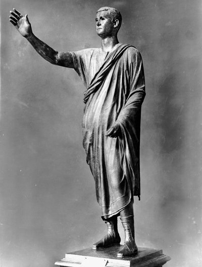 Staty av en romersk talare (brons) av Roman Roman
