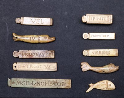 Teaterbiljetter i elfenben från romartiden. Museo della Scala i Milano av Roman Roman