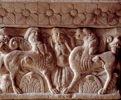 En kentaur och ett lejon, huggen huvudstad i tribunen av Priory av Romanesque