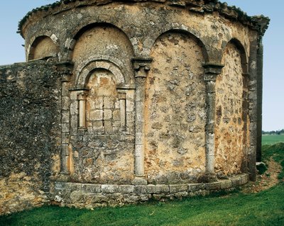 Absid sedd från utsidan, Johannes Döparens kyrka. Michael (katolska församlingen St. Mikael ärkeängeln) i Valdenebro, Soria, Kastilien och León, Spanien, sent 1100-tal - tidigt 1200-tal (foto) av Romanesque