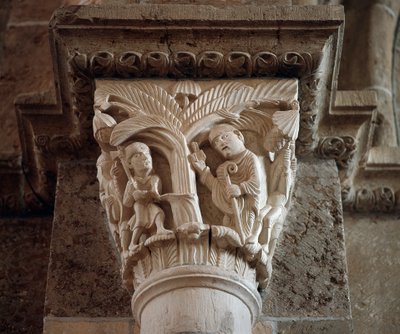 Sankt Martin beordrar att ett helgat träd ska fällas (ristad huvudstad) av Romanesque