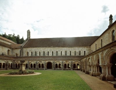 Utsikt över klostret i cistercienserklostret grundat på 1100-talet. av Romanesque
