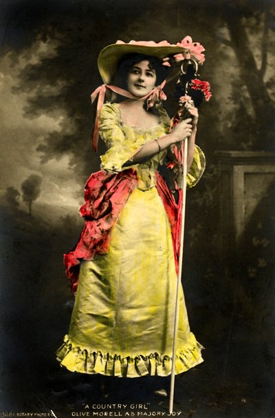 Olive Morell, skådespelerska, 1903. av Rotary Photo