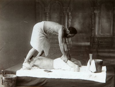Det orientaliska badet. Massage. Albuminfoto av Dmitri Ivanovich Yermakov (1845-1916) av Russian Photographer