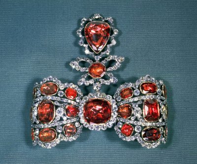 Rosettbrosch satt med briljantslipade diamanter och spineller, av Pfisterer, 1764 (guld, silver, diamanter och spineller) av Russian School