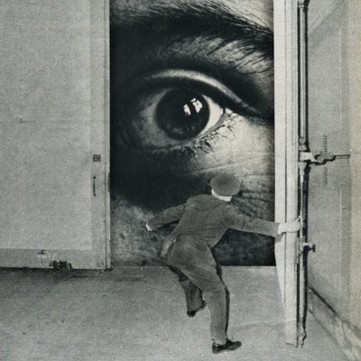 En surrealistisk blick bortom dörren av Sammy Slabbinck