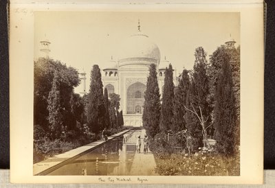 Agra; Taj Mahal, sett från fontänen av Samuel Bourne