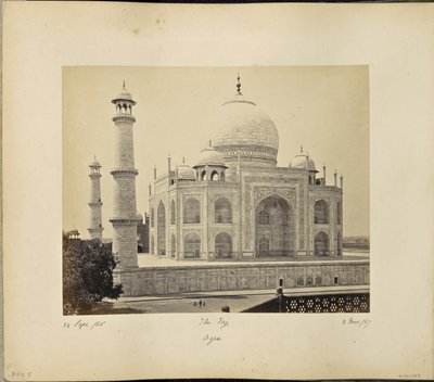 Agra; Taj sett från hörnet av fyrkanten av Samuel Bourne