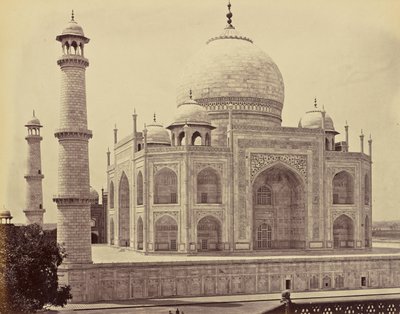 Agra; Taj, från hörnet av fyrkanten av Samuel Bourne