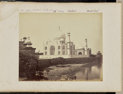 Agra; Taj Mahal från floden av Samuel Bourne