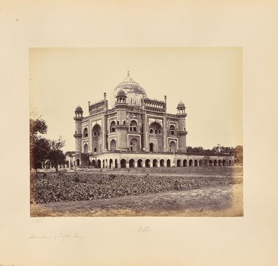 Delhi; Safdar Jungs mausoleum av Samuel Bourne