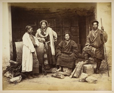 Grupp av Bhooteas, Darjeeling, från "Views of Darjeeling" av Samuel Bourne