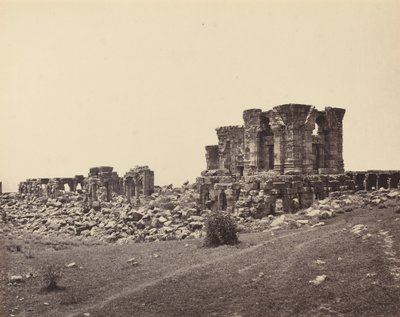 Ruinerna av Martand från sydost, ca. 1870. av Samuel Bourne