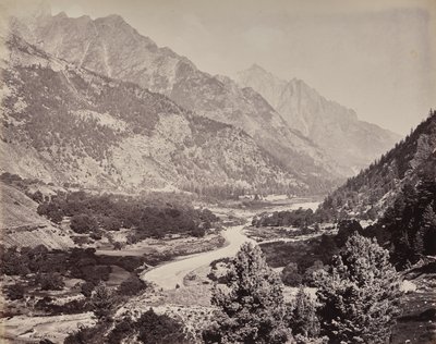 Övre Himalaya. Utsikt över Buspa-dalen från Sangla av Samuel Bourne