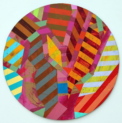 Twixt Heaven & Earth V-A (akryl på cirkulär skiva) av Sara Hayward