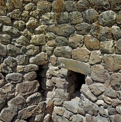 Nuragic Culture (Nuraghi) Sardinian: Ruinerna av den nuragiska staden på den megalitiska platsen Su Nuraxi: The Royal Tower. 1100-1050 f.Kr. Handel Sardinien Italien av Sardinia Nuragic Civilization