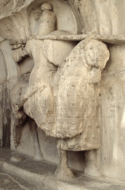 Snidning av Khosrow Parviz på sin häst Shabdiz med utrustning av en tung bepansrad riddare, ca 620 e.Kr. av Sasanian School