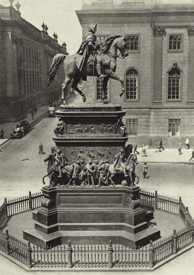 Berlin: Monument till Fredrik den store; Monument över Fredrik den store (s/v foto) av Sasha Stone