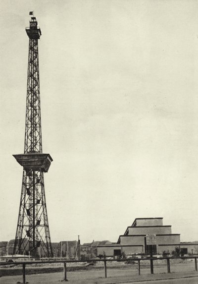 Berlin: radiotorn och radiohall; Broadcasting Station (s/v foto) av Sasha Stone