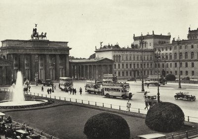 Berlin: Pariser Platz (s/v foto) av Sasha Stone