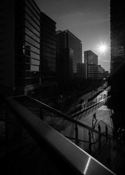 Urban Sunburst-promenaden av Satoshi Hata