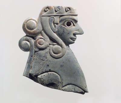 Möbelplakett: kvinnlig sfinx med lockar i Hathor-stil, ca 1700-talet f.Kr. (flodhäst elfenben) av School Anatolian